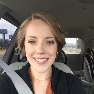 Meet your Posher, Abigail